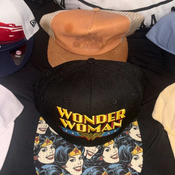 Assorted Baseball Caps Collection - Picture 5 of 7